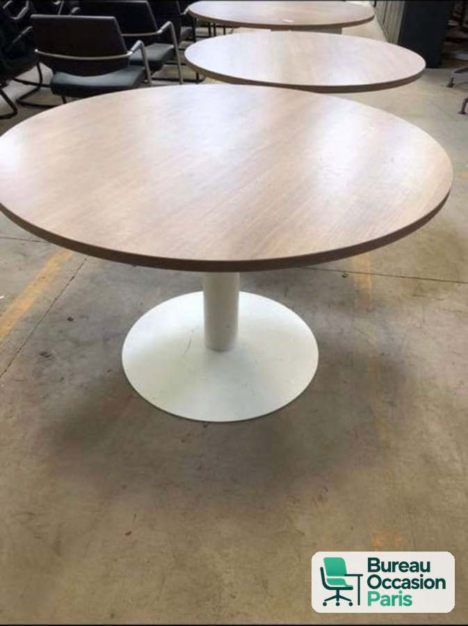 Table ronde 4 places, plateau chêne et pied tulipe blanc