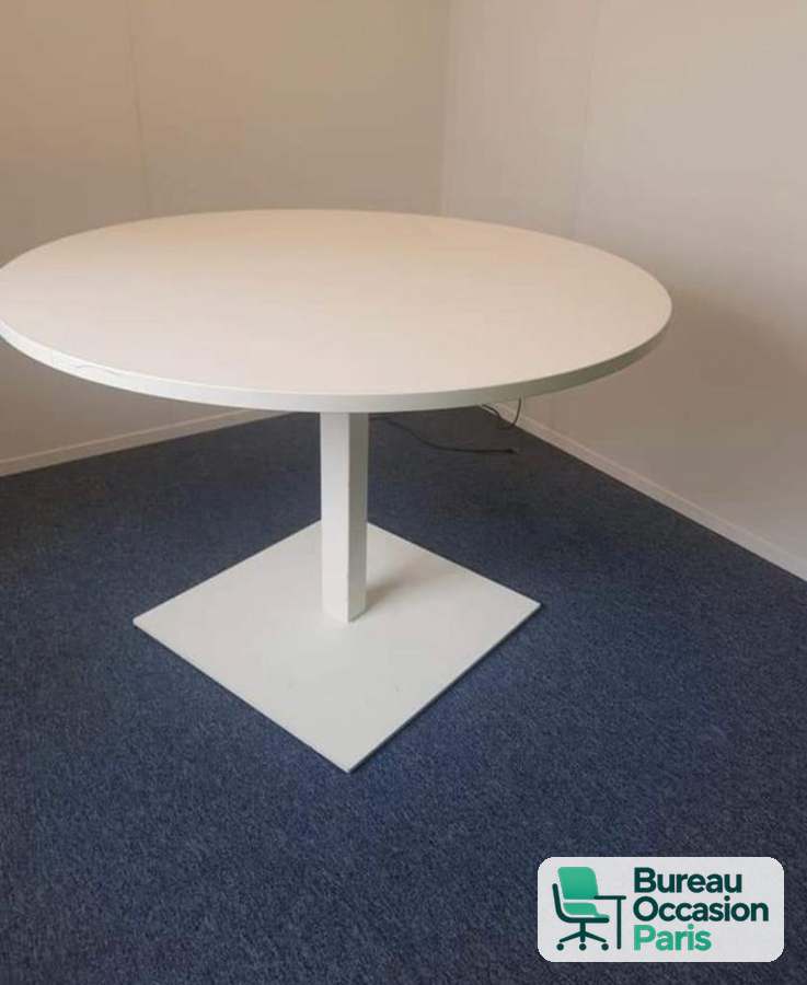 Table ronde blanche sur pied central – embase carrée stable