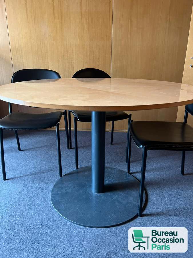 Table ronde de réunion plateau érable – pied colonne et socle noirs