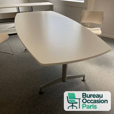 Table tonneau blanche 6 à 8 places sur piètement central métal